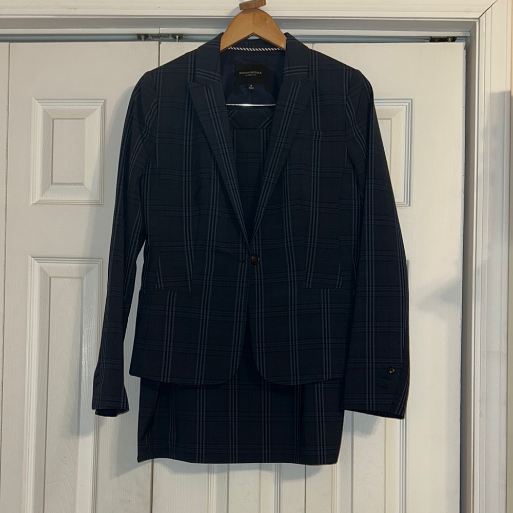 Banana Republic washable wool skirt suit